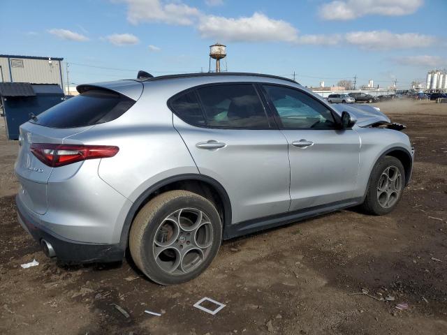 ZASFAKPN8J7B71423 - 2018 ALFA ROMEO STELVIO SPORT ნაცრისფერი ფოტო 3