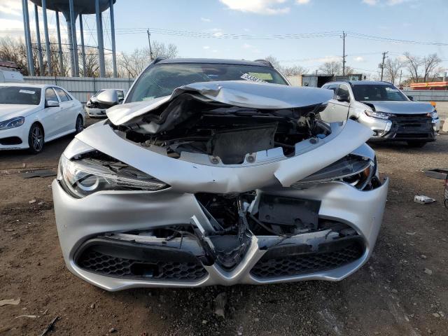 ZASFAKPN8J7B71423 - 2018 ALFA ROMEO STELVIO SPORT ნაცრისფერი ფოტო 5