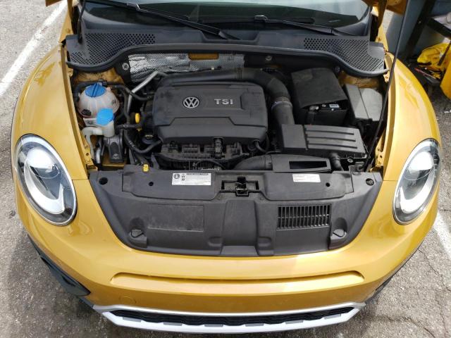 3VWS17ATXHM618617 - 2017 VOLKSWAGEN BEETLE DUNE GOLD photo 11