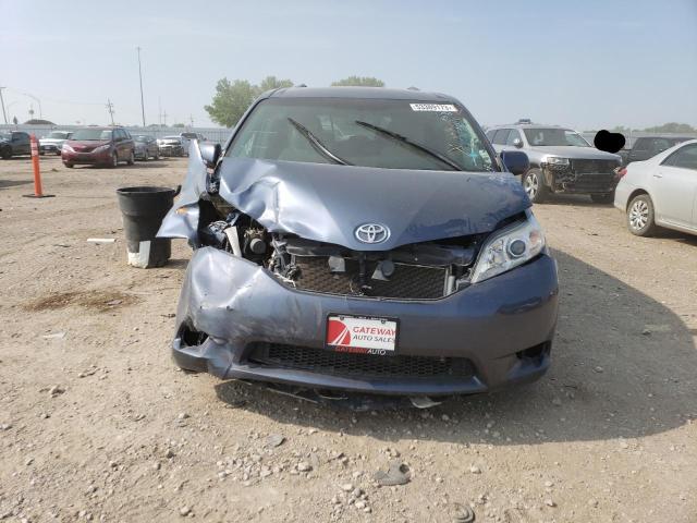 5TDKK3DC2FS639592 - 2015 TOYOTA SIENNA LE BLUE photo 5