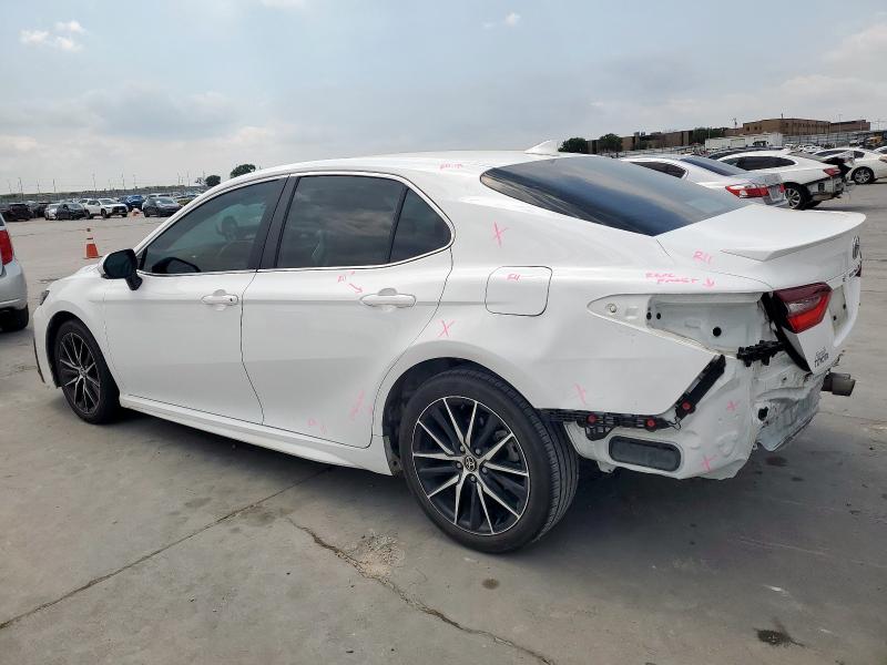 4T1G11AK0PU818215 - 2023 TOYOTA CAMRY SE NIGHT SHADE WHITE photo 2