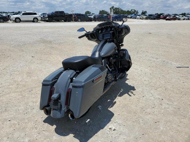 1HD1PXL10JB957813 - 2018 HARLEY-DAVIDSON FLHXSE CVO STREET GLIDE GRAY photo 4