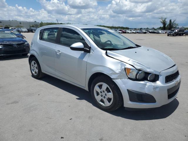 1G1JA6SH7G4157138 - 2016 CHEVROLET SONIC LS 银色 照片 4