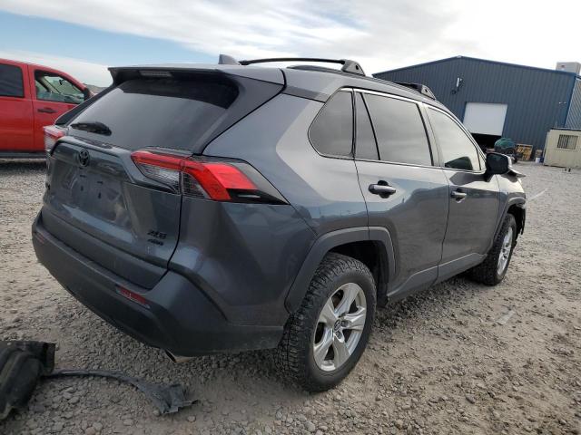 2T3P1RFV1LC102363 - 2020 TOYOTA RAV4 XLE GRAY photo 3