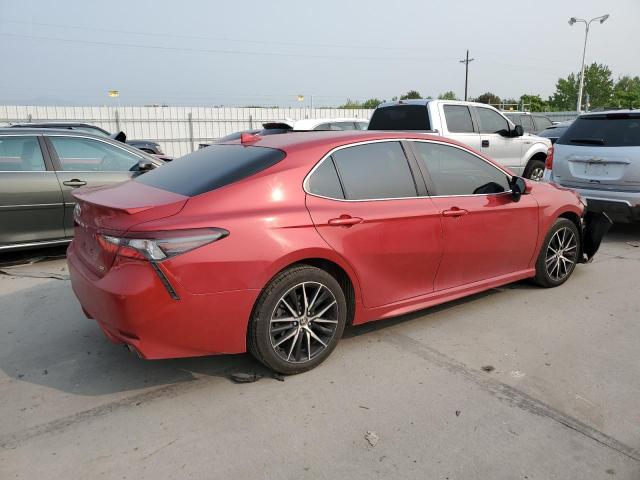 4T1G11AKXMU403060 - 2021 TOYOTA CAMRY SE RED photo 3