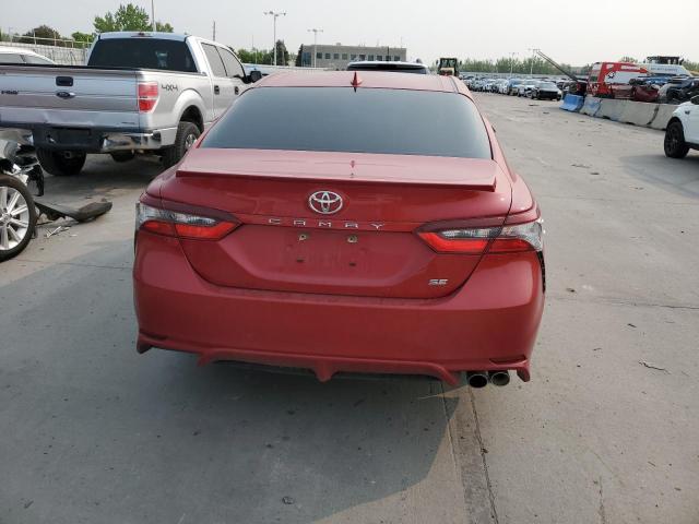 4T1G11AKXMU403060 - 2021 TOYOTA CAMRY SE RED photo 6