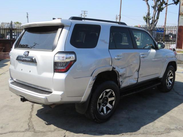 JTEPU5JR2N5995884 - 2022 TOYOTA 4RUNNER SR5/SR5 PREMIUM 银色 照片 3