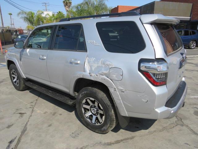 JTEPU5JR2N5995884 - 2022 TOYOTA 4RUNNER SR5/SR5 PREMIUM SILVER photo 4