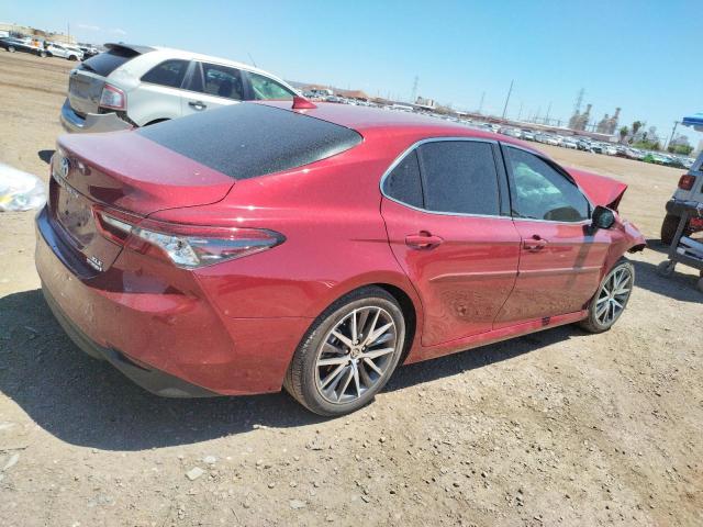4T1F31AK4NU585636 - 2022 TOYOTA CAMRY XLE RED photo 3