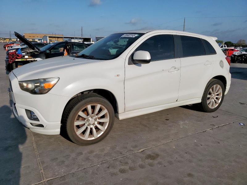 2011 MITSUBISHI OUTLANDER SE, null