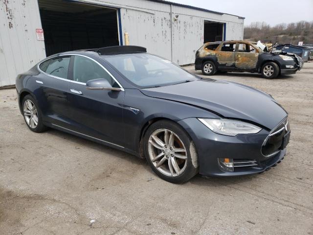 5YJSA1E21FF109938 - 2015 TESLA MODEL S GRAY photo 4