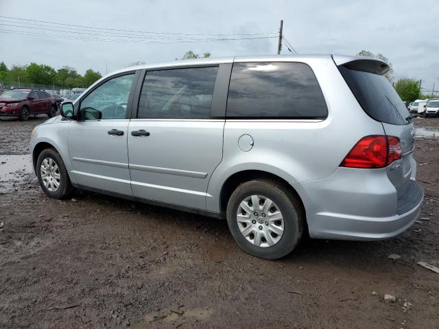 2C4RVAAG4CR120498 - 2012 VOLKSWAGEN ROUTAN S SILVER photo 2