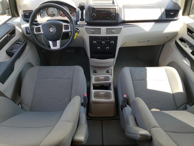 2C4RVAAG4CR120498 - 2012 VOLKSWAGEN ROUTAN S SILVER photo 8