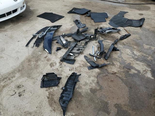 SJKCH5CR0JA053268 - 2018 INFINITI QX30 BASE BLACK photo 13