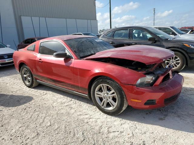 1ZVBP8AM1B5149265 - 2011 FORD MUSTANG RED photo 4