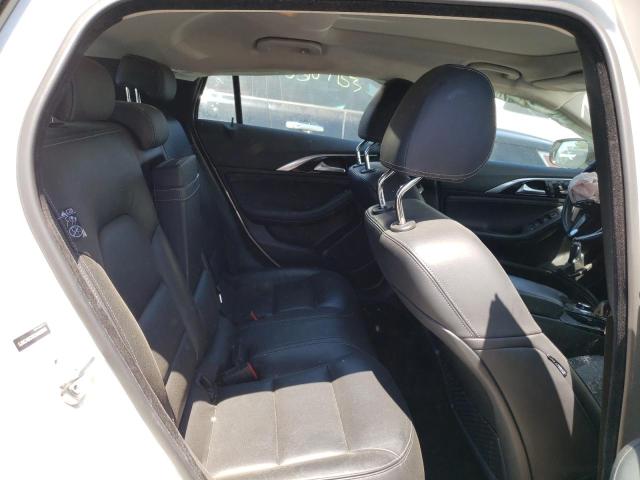 SJKCH5CR7JA052876 - 2018 INFINITI QX30 BASE WHITE photo 10