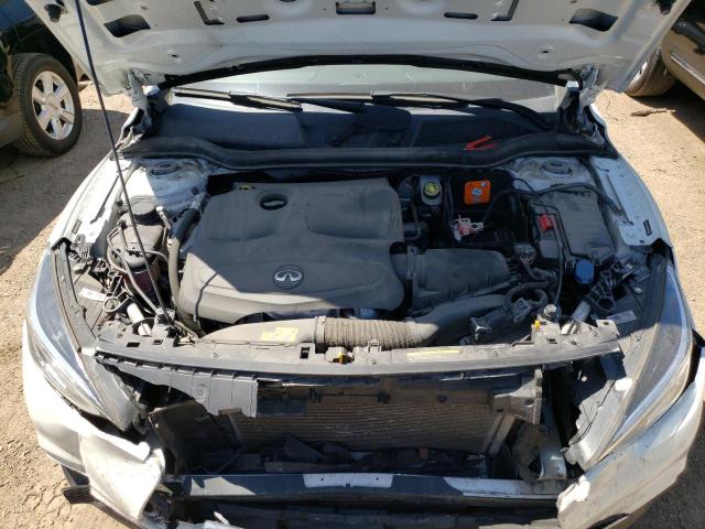 SJKCH5CR7JA052876 - 2018 INFINITI QX30 BASE WHITE photo 11