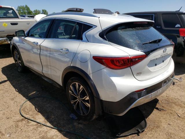 SJKCH5CR7JA052876 - 2018 INFINITI QX30 BASE WHITE photo 2