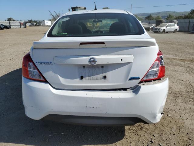 3N1CN7APXGL889909 - 2016 NISSAN VERSA S WHITE photo 6