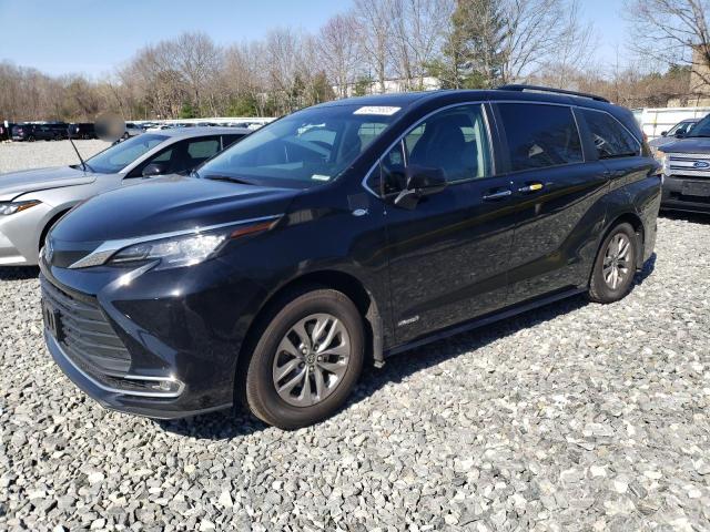 2021 TOYOTA SIENNA XLE, null