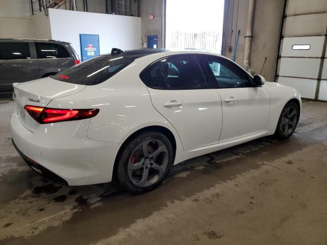 ZARFAEDN5J7577034 - 2018 ALFA ROMEO GIULIA Q4 白色 照片 3