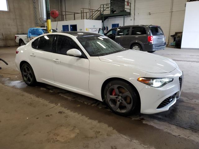 ZARFAEDN5J7577034 - 2018 ALFA ROMEO GIULIA Q4 白色 照片 4