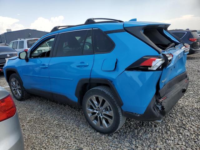 2T3A1RFVXKW071813 - 2019 TOYOTA RAV4 XLE PREMIUM BLUE photo 2