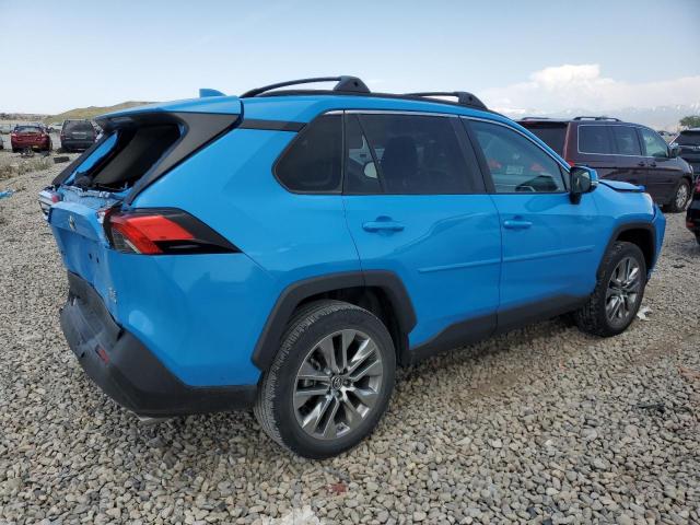 2T3A1RFVXKW071813 - 2019 TOYOTA RAV4 XLE PREMIUM BLUE photo 3