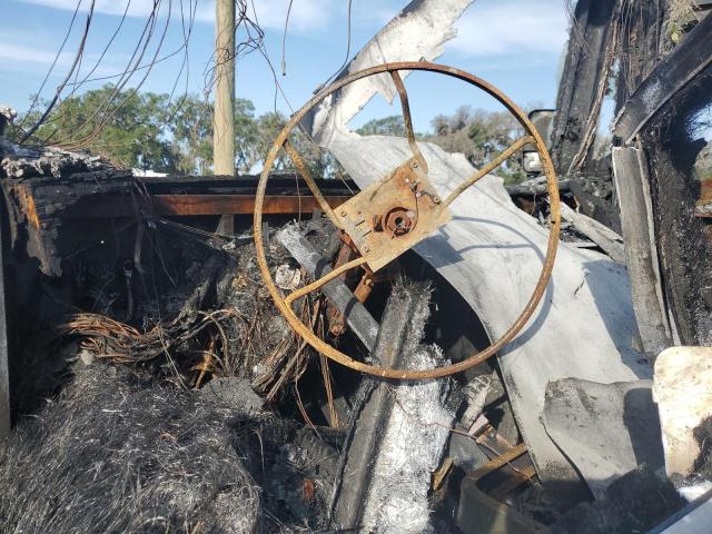 4UZACWDT9FCGU8431 - 2015 FREIGHTLINER CHASSIS XC SILVER photo 8