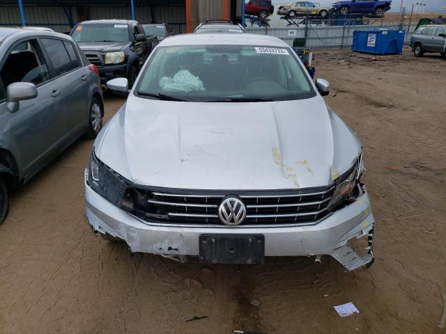 1VWDT7A33HC008854 - 2017 VOLKSWAGEN PASSAT R-LINE Gümüş foto 5