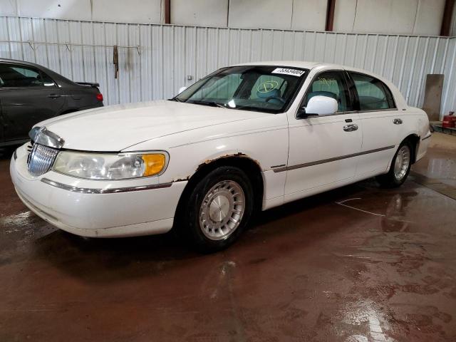 1LNHM81W21Y684931 - 2001 LINCOLN TOWN CAR EXECUTIVE WHITE photo 1