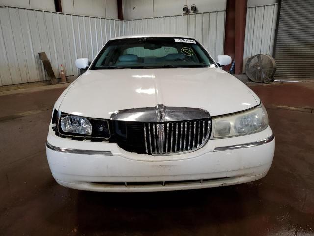 1LNHM81W21Y684931 - 2001 LINCOLN TOWN CAR EXECUTIVE WHITE photo 5