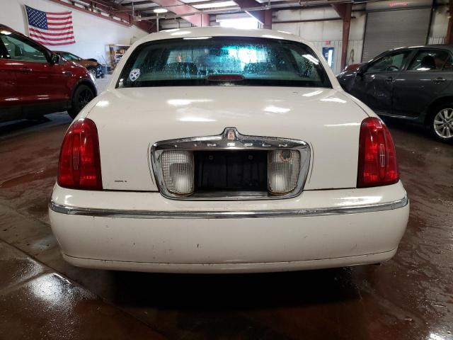 1LNHM81W21Y684931 - 2001 LINCOLN TOWN CAR EXECUTIVE WHITE photo 6