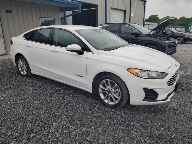 3FA6P0LU8KR148958 - 2019 FORD FUSION SE WHITE photo 4