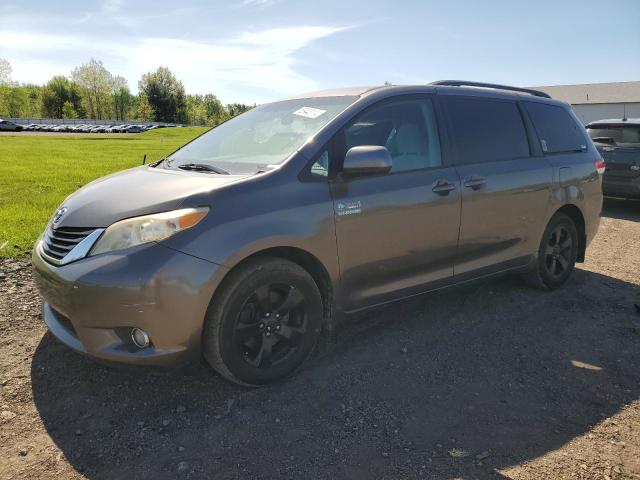 2011 TOYOTA SIENNA LE, 