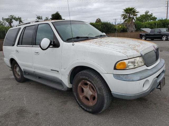 5LMPU28L3XLJ08305 - 1999 LINCOLN NAVIGATOR 白色 照片 4