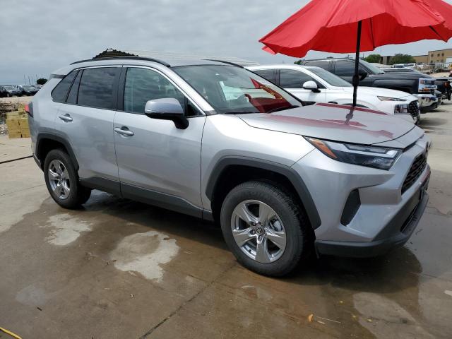 2T3W1RFV1RC267012 - 2024 TOYOTA RAV4 XLE SILVER photo 4