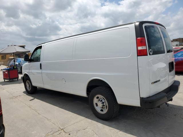 1GCWGBFPXJ1255952 - 2018 CHEVROLET EXPRESS G2 WHITE photo 2