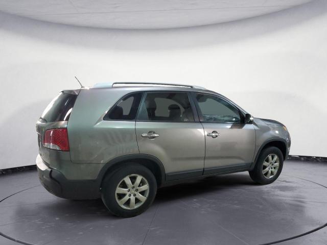 5XYKT4A11BG041054 - 2011 KIA SORENTO BASE GRAY photo 3