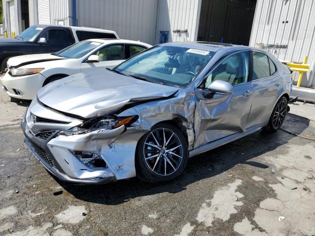 4T1T11AK1RU880689 - 2024 TOYOTA CAMRY SE NIGHT SHADE SILVER photo 1