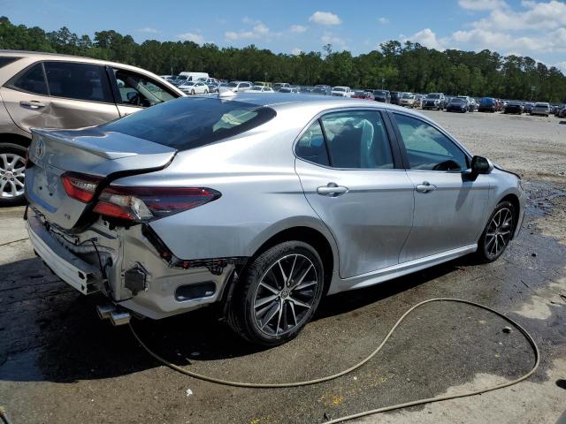 4T1T11AK1RU880689 - 2024 TOYOTA CAMRY SE NIGHT SHADE SILVER photo 3