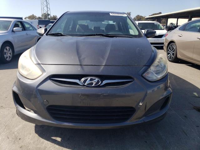 KMHCT4AE7DU274392 - 2013 HYUNDAI ACCENT GLS GRAY photo 5