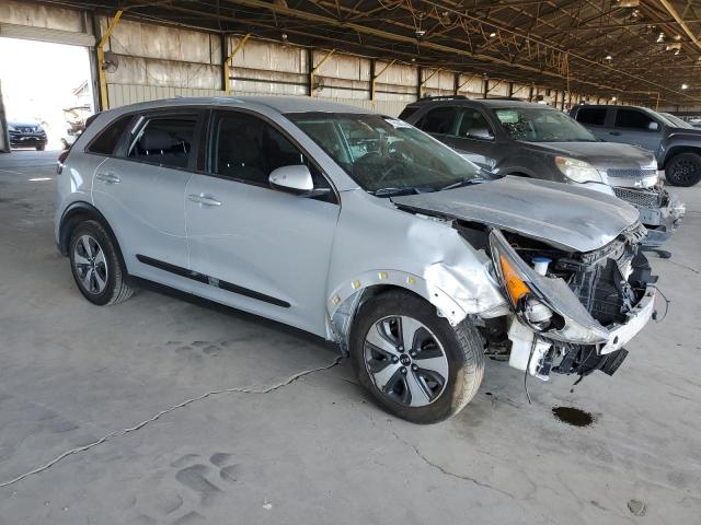 KNDCB3LC1H5042965 - 2017 KIA NIRO FE SILVER photo 4