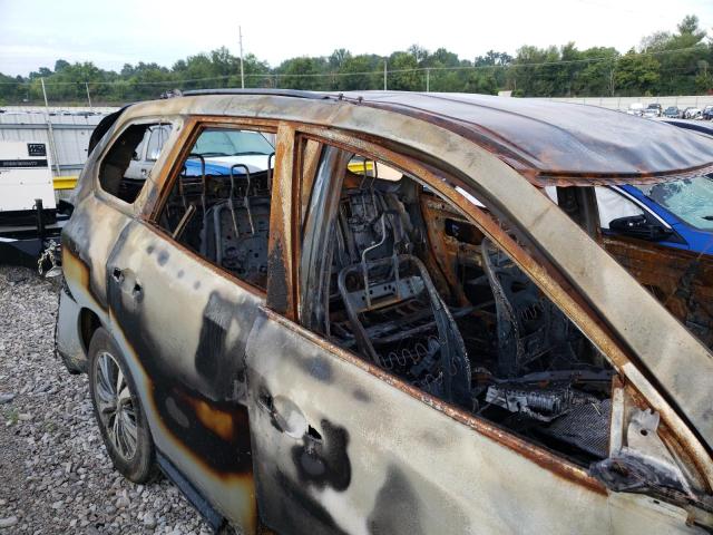 5N1DR2MM1HC674969 - 2017 NISSAN PATHFINDER S 银色 照片 10