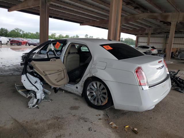 2C3CCAAG7DH728023 - 2013 CHRYSLER 300 WHITE photo 2