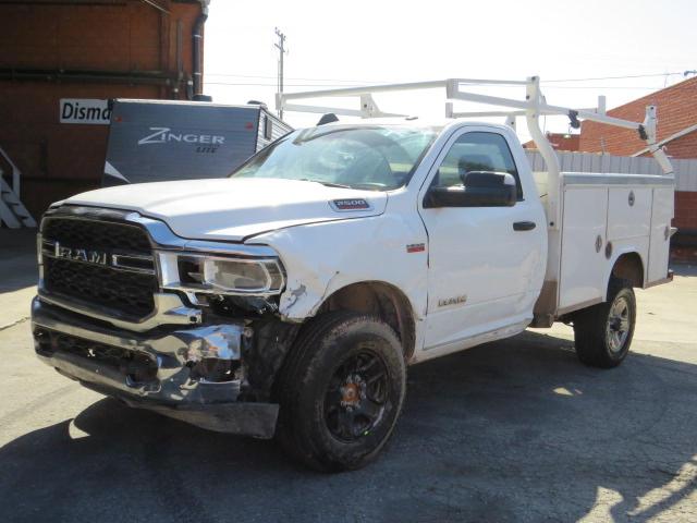 3C6MR5AJ3NG384202 - 2022 RAM 2500 TRADESMAN WHITE photo 2