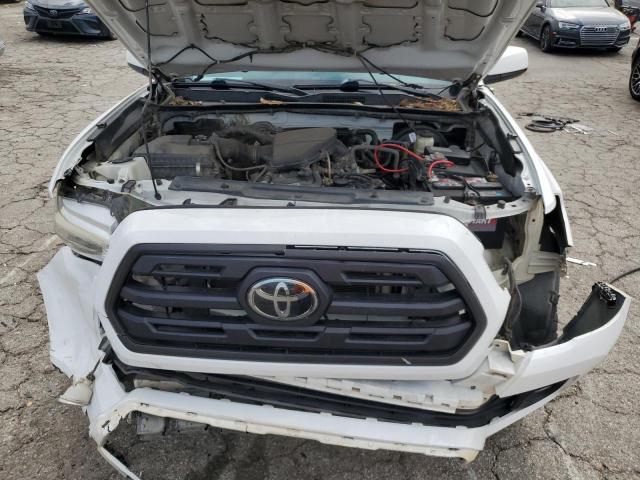 5TFAX5GN5JX105012 - 2018 TOYOTA TACOMA DOUBLE CAB WHITE photo 11