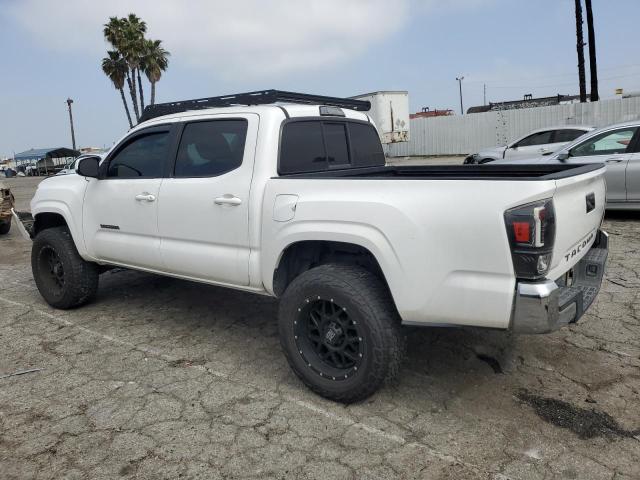 5TFAX5GN5JX105012 - 2018 TOYOTA TACOMA DOUBLE CAB WHITE photo 2