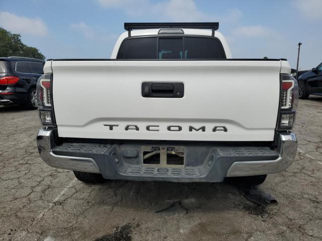 5TFAX5GN5JX105012 - 2018 TOYOTA TACOMA DOUBLE CAB WHITE photo 6