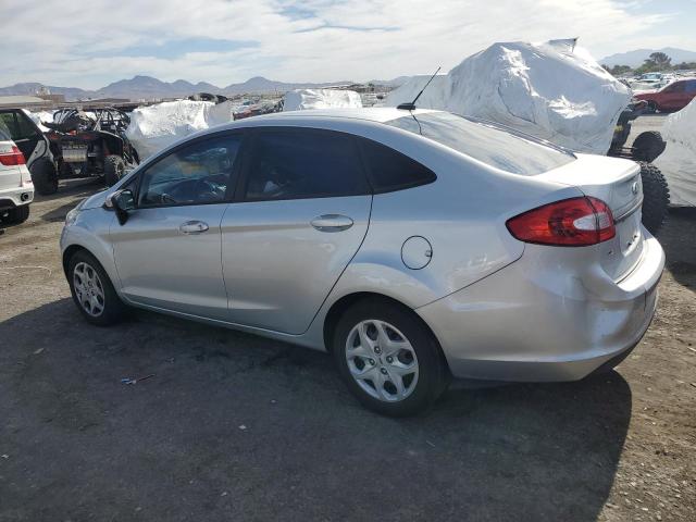 3FADP4BJ0DM227627 - 2013 FORD FIESTA SE SILVER photo 2